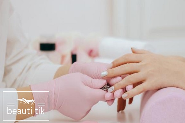 مزایای کاشت ناخن دخترانه