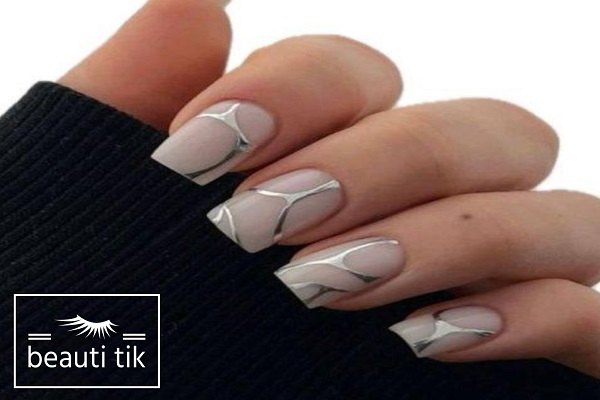 ناخن دخترانه