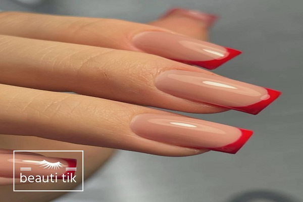 کاشت ناخن قرمز فرنچ؛ تلفیقی از کلاسیک و مدرن!