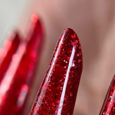 بعد از کاشت ناخن بلند، چطور از زیباییش مراقبت کنیم؟ 