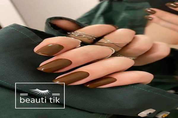 تفاوت آموزش کاشت ناخن در سالن بیوتی تیک و دیگر سالن‌ها