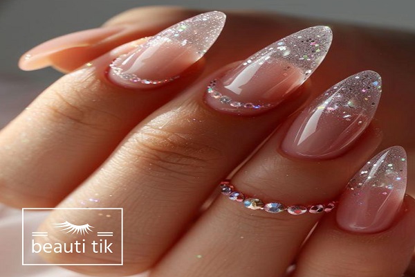 کاشت ناخن اکلیلی جدید 