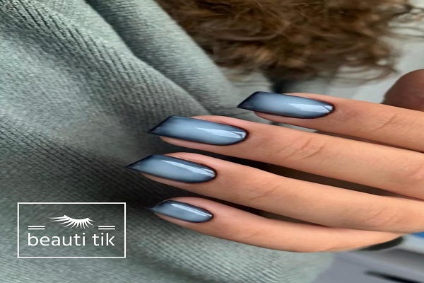 کاشت ناخن اکلیلی زیبا