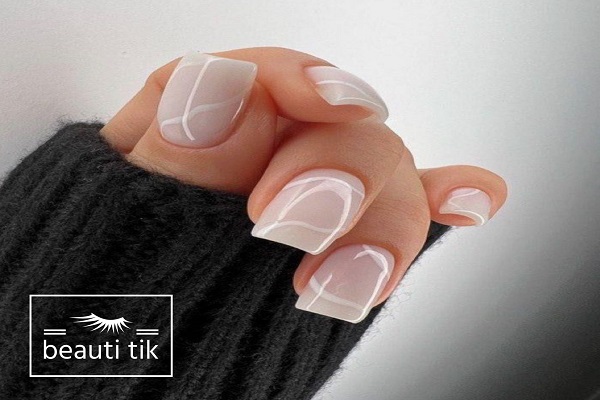 کاشت ناخن اکلیلی سفید 