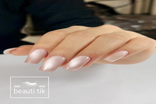 کاشت ناخن اکلیلی نقره‌ای