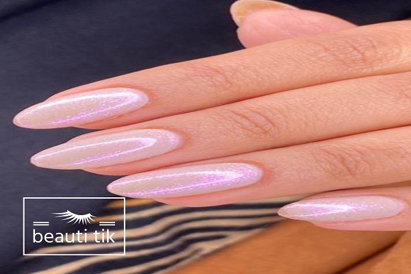 کاشت ناخن اکلیلی چیست؟ 