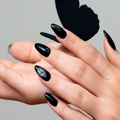 کاشت ناخن ساده مشکی 