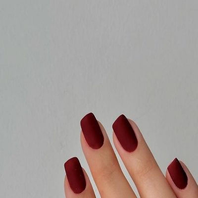 کاشت ناخن مات قرمز