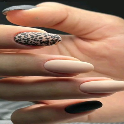 کاشت ناخن مات