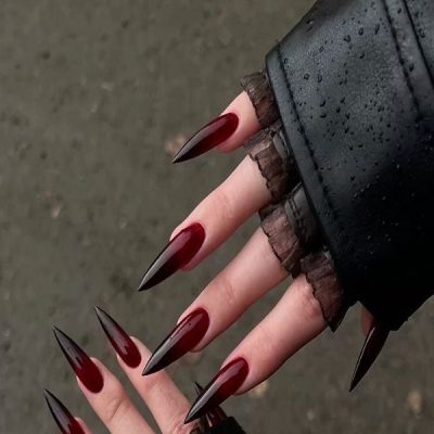 کاشت ناخن زرشکی در بیوتی تیک شرق تهران