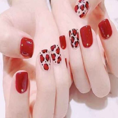 کاشت ناخن پلنگی قرمز